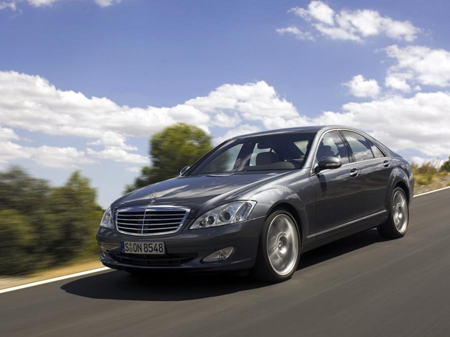  Mercedes-Benz S500 4Matic 2007 года  (фото 21 из 45)